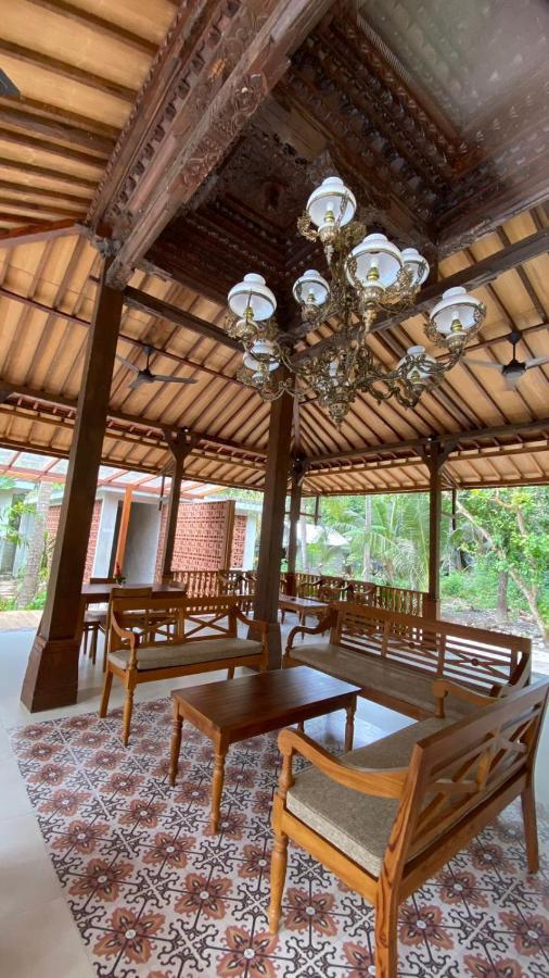 Villa Lova Sambirenteng Gretek Екстер'єр фото