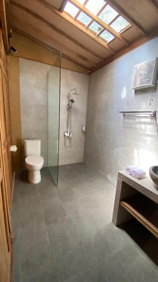 Villa Lova Sambirenteng Gretek Екстер'єр фото